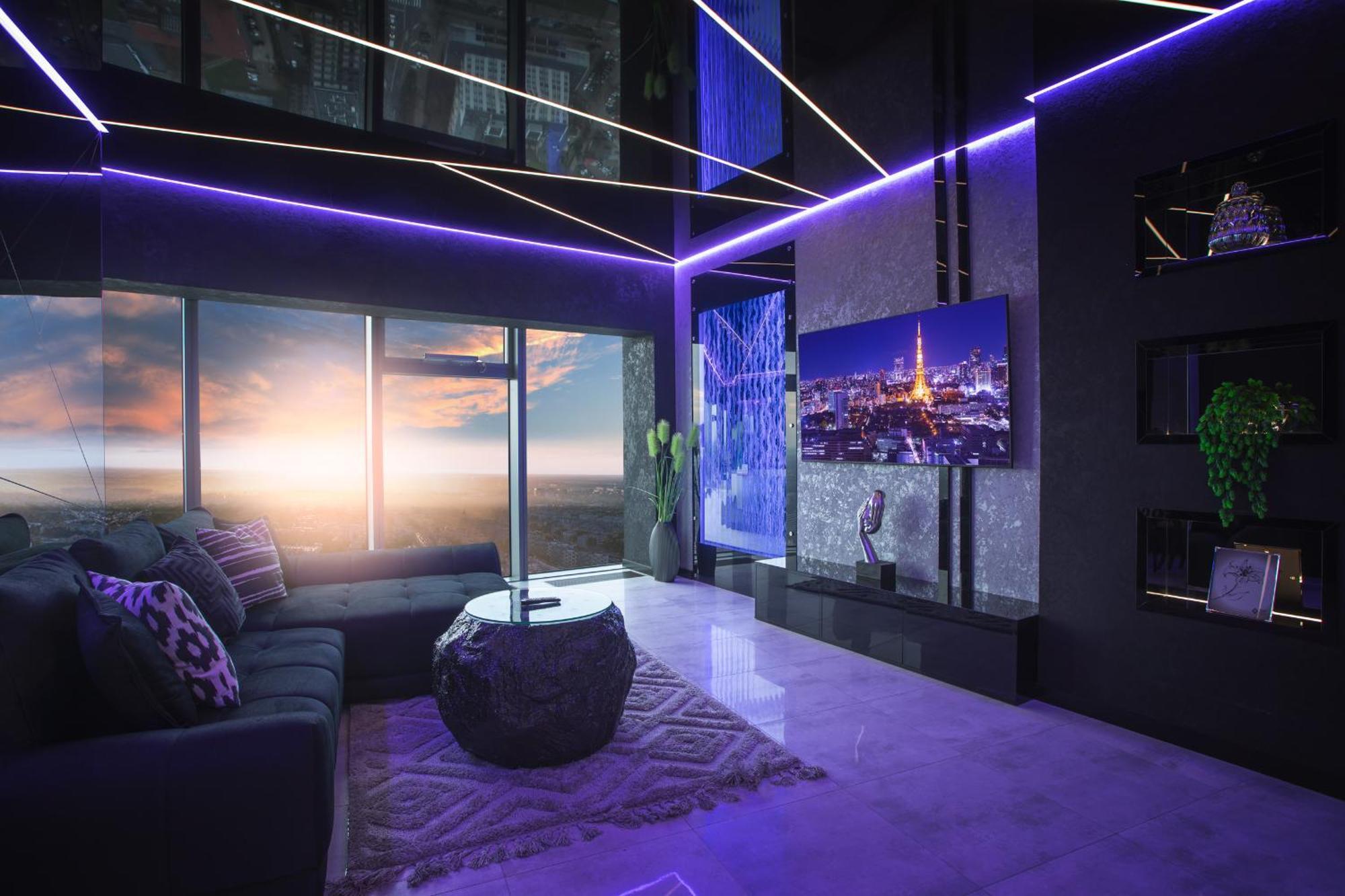 Apartment 30th+ Floor In Sky Tower *